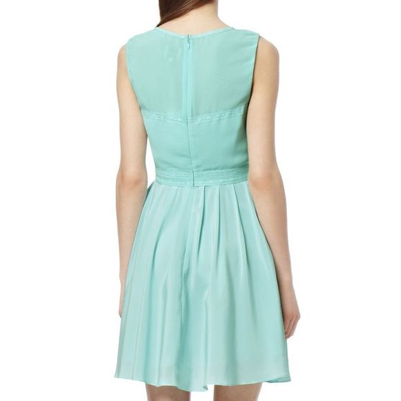 Reiss Lemine floral embroidered dress in turquoise - Picture 2 of 5